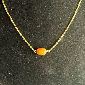 VTG Gold tone Metal chain and Coral colored bead stone necklace. Unbranded